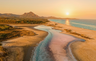 Il mare cristallino e la natura incontaminata della costa di Muravera